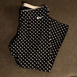 NIKE - Capri leggings!!